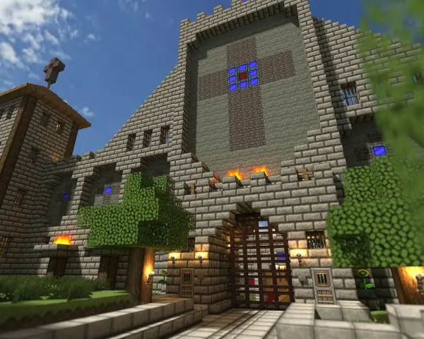 Imponująca budowla w stylu Minecraft, idealna dla graczy od najmłodszych lat. Zamek z krzyżem na wieży i witrażem.
